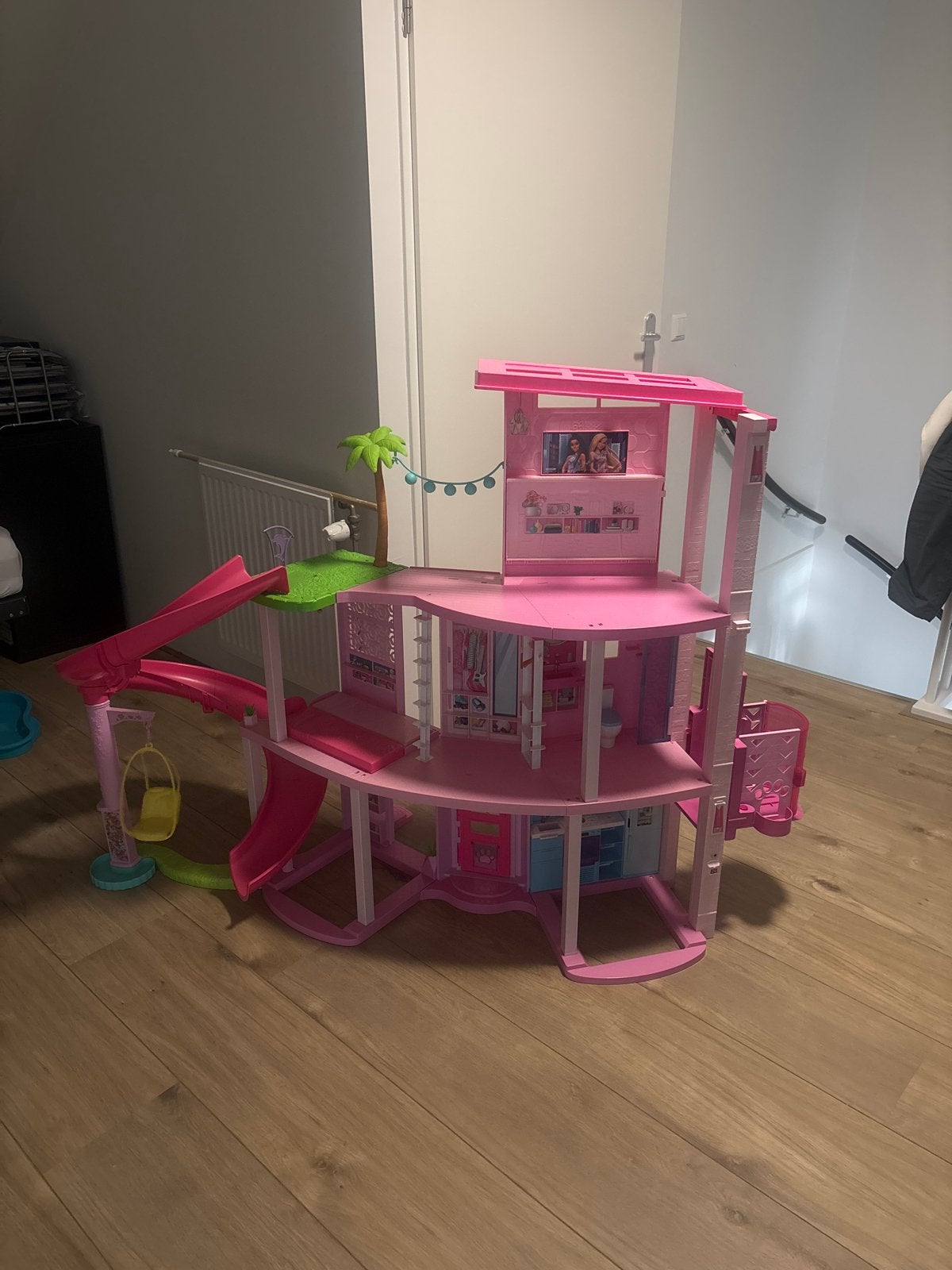 Barbie Droomhuis Poppenhuis - 2 maanden oud, compleet, Ophalen, Zo goed als nieuw, Barbie