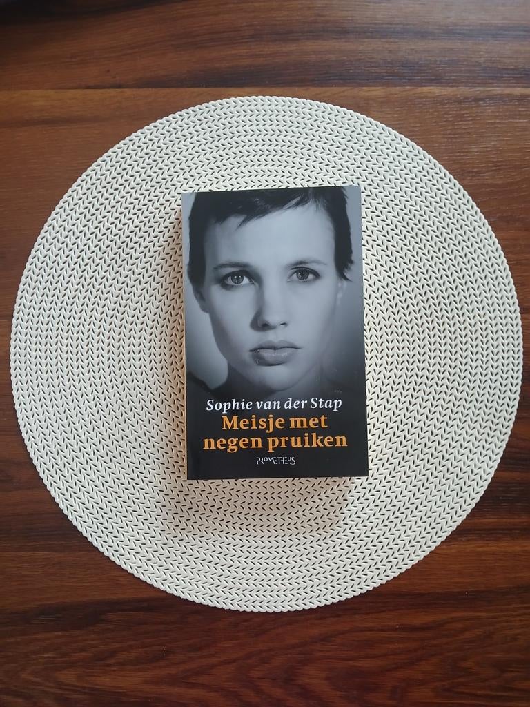Sophie van der Stap - Meisje met negen pruiken, Ophalen of Verzenden, Nieuw, Sophie van der Stap