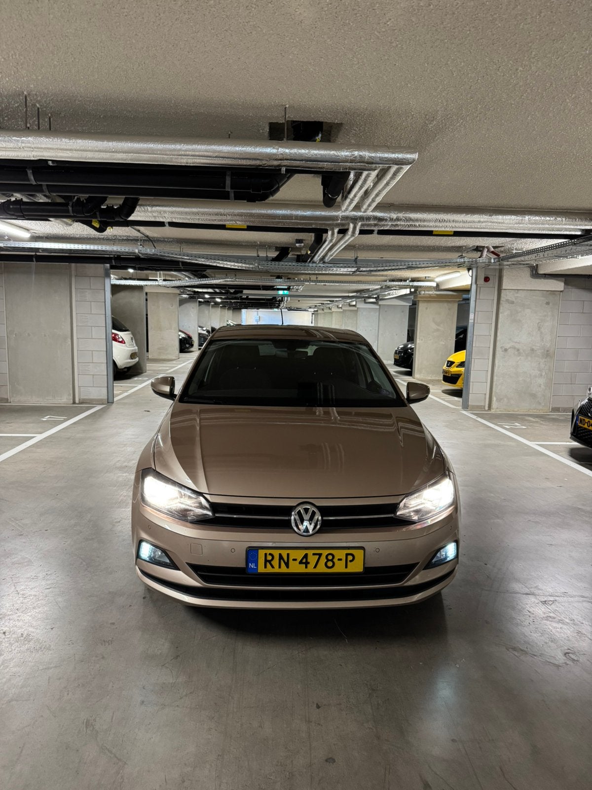 Volkswagen Polo 1.0 TSI NAP Dealer onderhouden Zeer netjes, Auto's, Voorwielaandrijving, Stof, Zwart, 23 km/l
