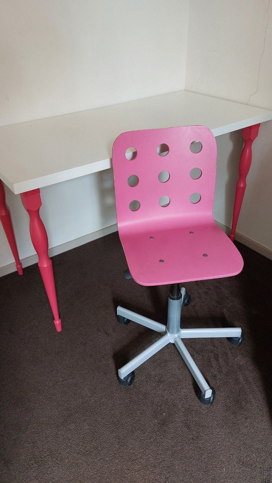 IKEA Kinderbureau met roze stoel, Ophalen, Gebruikt, Kinderbureau, IKEA
