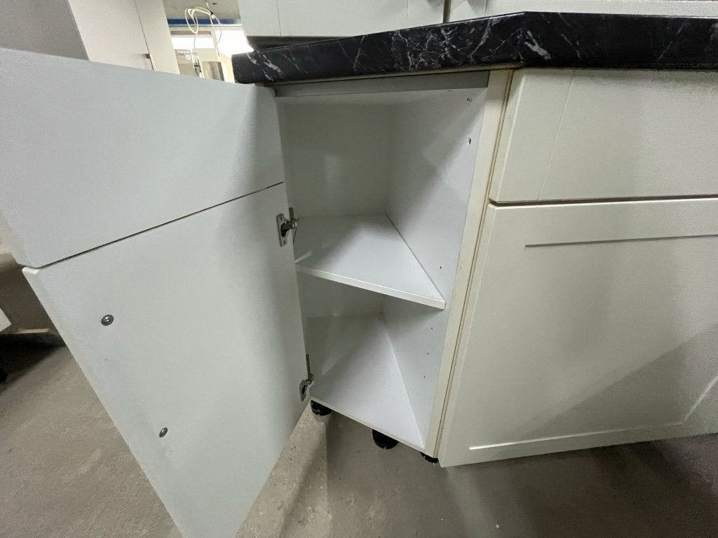 Keuken Compleet met APP 120Keukens op voorraad Nr. 2704, Ophalen of Verzenden, Zo goed als nieuw, Hoekkeuken, Greeploos