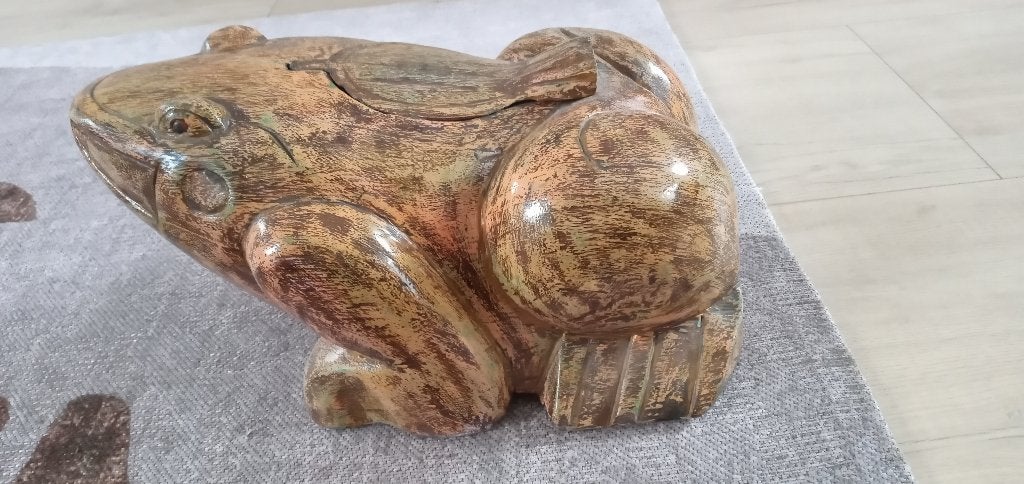 Robuuste houten beeld kikker gemêleerd oud/roze/bruin/groen, Hout, Meerkleurig, Overige stijlen, Ophalen of Verzenden