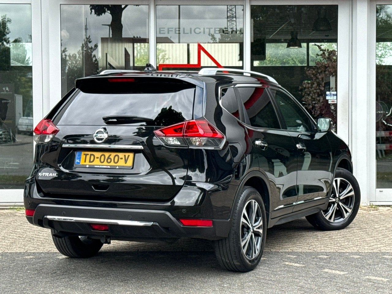 NISSAN X-Trail 1.6 DIG-T 163pk N-Connecta | 1.800kg | Trekha, Keurmerk '100% Onderhouden', Dealer onderhouden, 4 cilinders, Origineel Nederlands