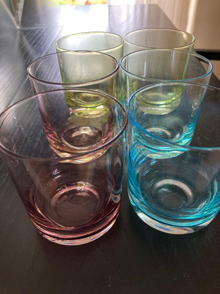 6 stuks prachtige water glazen licht gekleurd, Ophalen of Verzenden, Nieuw, Waterglas