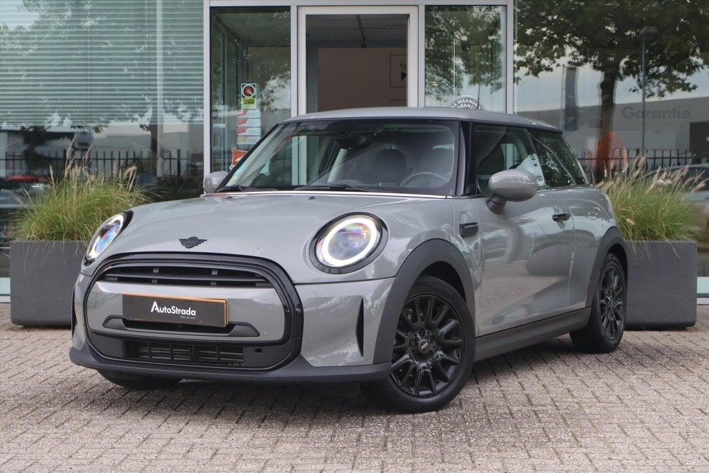 MINI Mini 3-Deurs (f56) 1.5 One Business Edition 102pk | LED, Auto's, Gebruikt, 4 stoelen, Leder en Stof, 49 €/maand