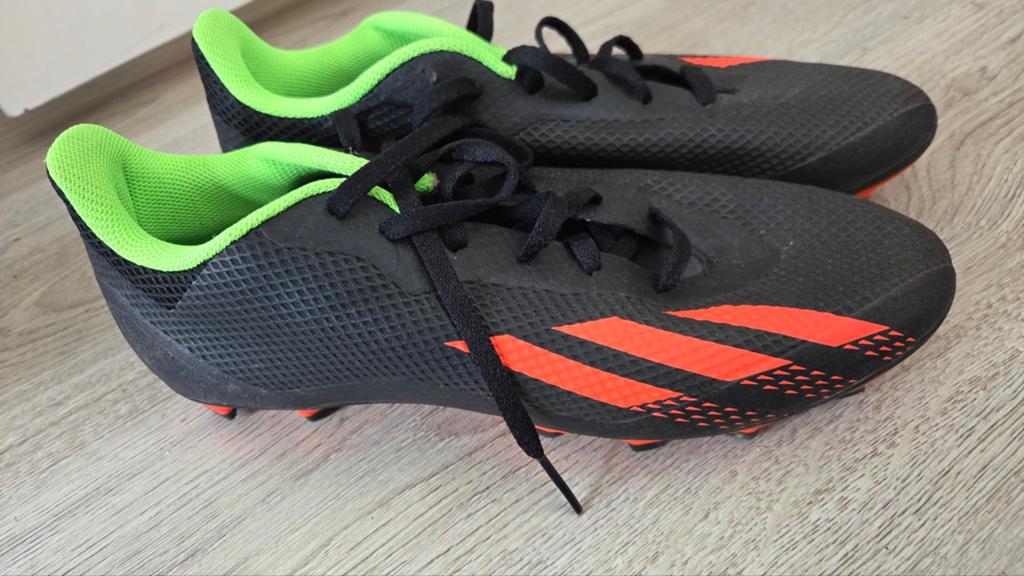 Voetbalschoenen maat 42,5, Maat XS of kleiner, Ophalen of Verzenden, Schoenen