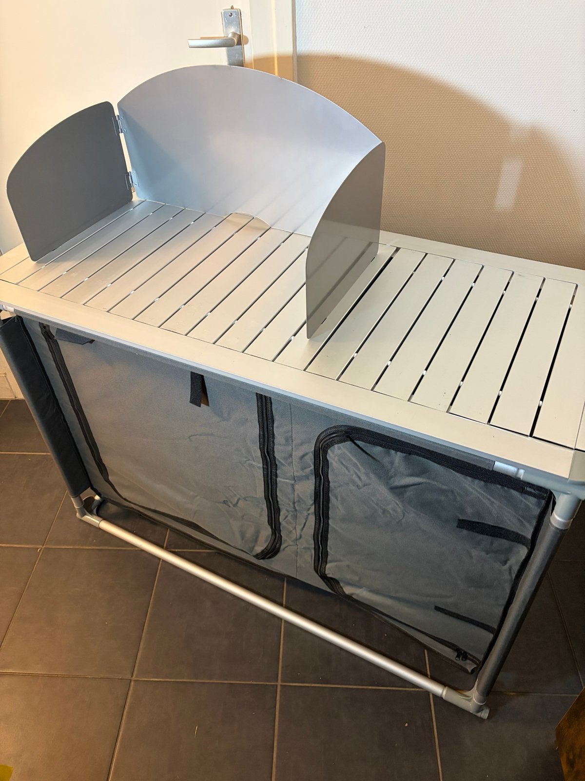 KESSER Campingkeuken met windscherm en opbergruimte, Caravans en Kamperen, Kampeeraccessoires, Ophalen, Zo goed als nieuw