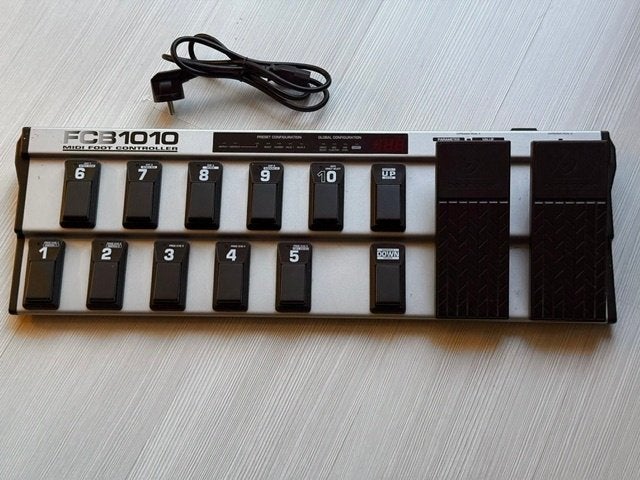 Behringer FCB1010 MIDI Foot Controller, Ophalen of Verzenden, Zo goed als nieuw, Keyboard of Synthesizer