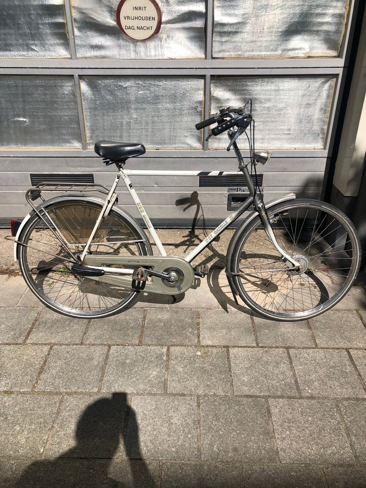 Gazelle Fiets, wit met grijs, Fietsen en Brommers, 55 tot 59 cm, Ophalen, Trommelrem, Jaren '60 of nieuwer