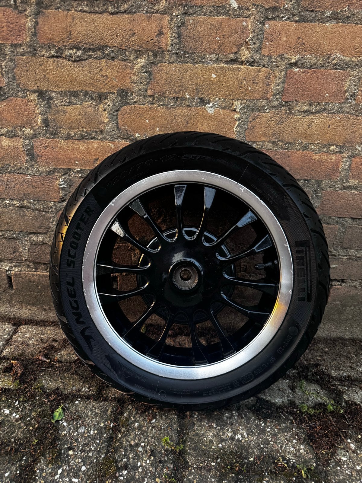 Nieuwe Vespa band met velg - Pirelli Angel Scooter 120/70-12, Ophalen of Verzenden, Nieuw, Overige typen, Vespa