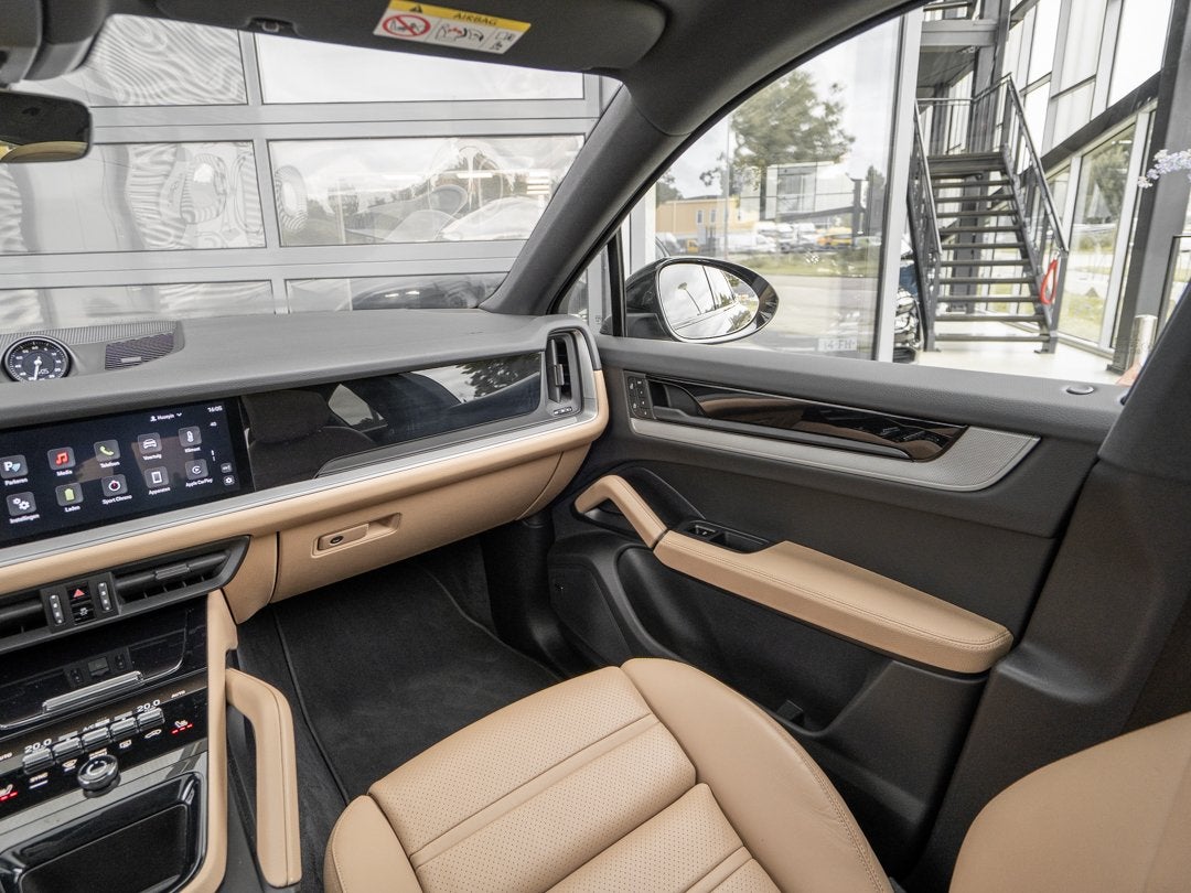 Foto 14 van Porsche Cayenne Coupé 3.0 E-Hybrid | SportDesign | Luchtver