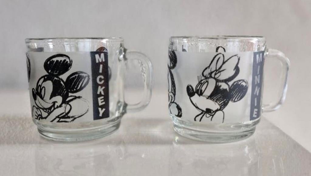 Twee Disney Theeglazen Mickey en Minnie Mouse, Verzamelen, Glas en Borrelglaasjes, Ophalen of Verzenden, Zo goed als nieuw, Bierglas