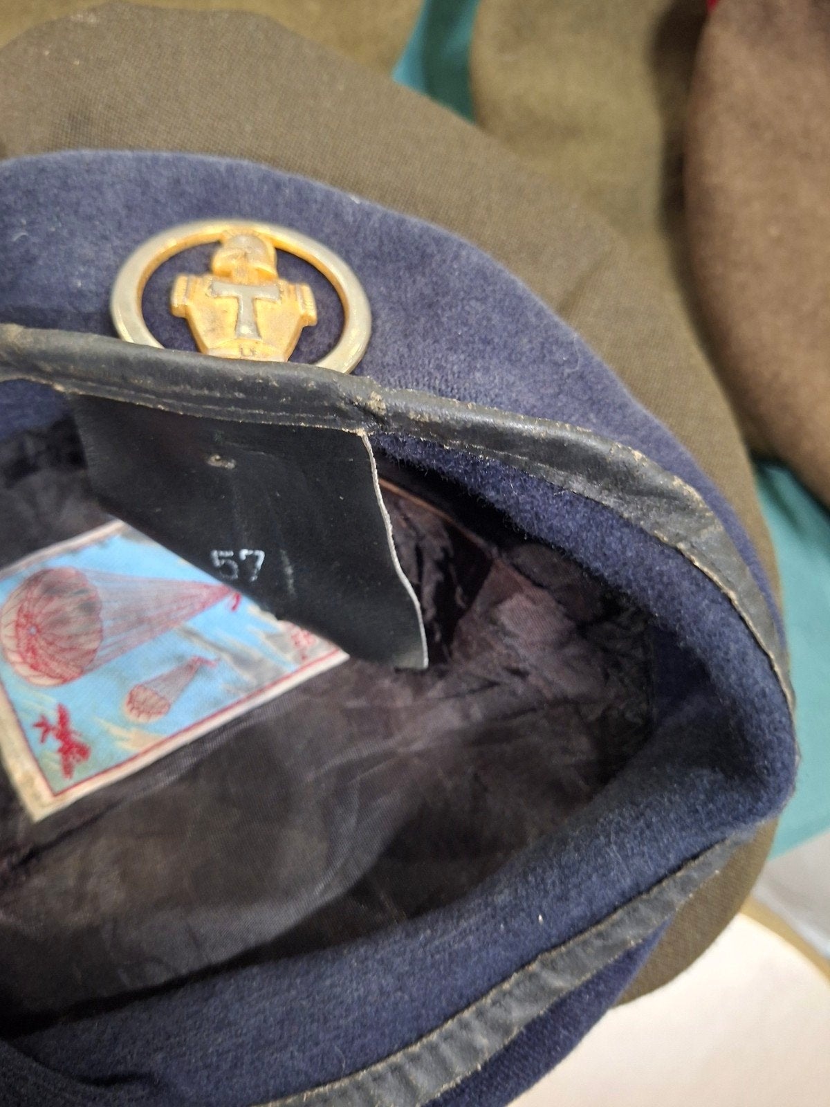 Vintage Marine Baret met Embleem - Maat 57, Verzamelen, Ophalen of Verzenden, Marine, Nederland, Helm of Baret
