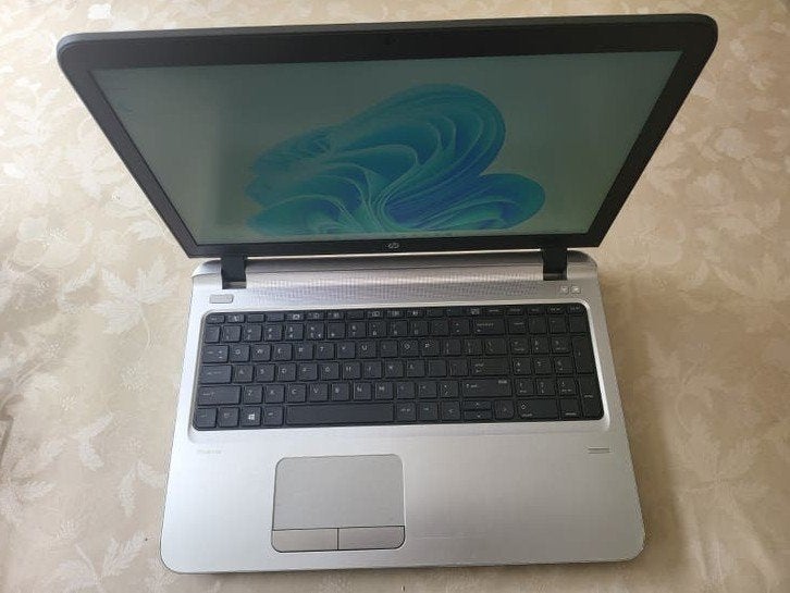 HP ProBook 450 G3 – Zakelijke laptop met SSD
Te koop: HP Pro, Computers en Software, Windows Laptops, Ophalen of Verzenden, 15 inch