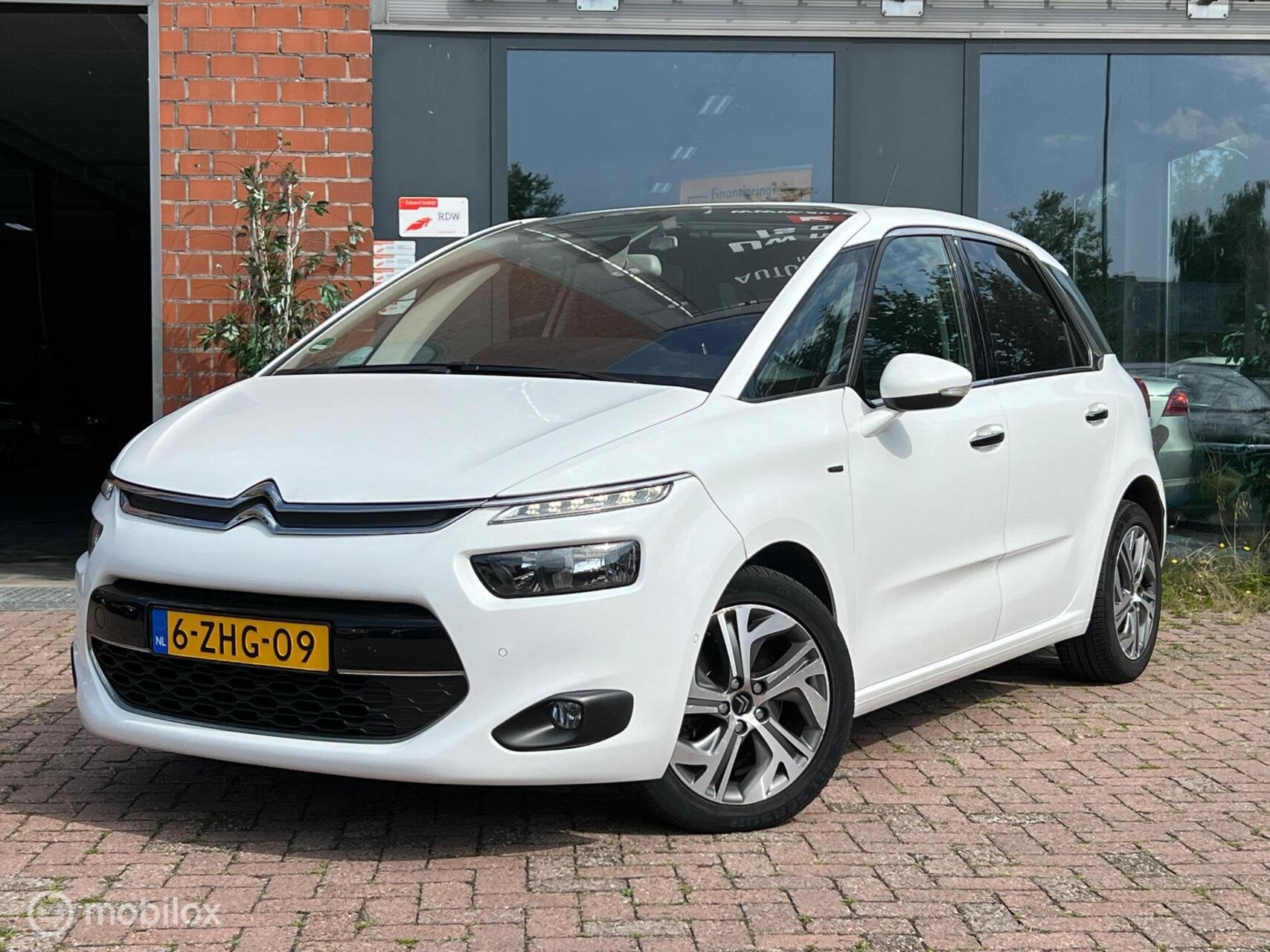 Citroen C4 Picasso 1.6 e-THP stoelmassage Dealer Navi Airco, Gebruikt, 4 cilinders, Met garantie (alle), Bedrijf