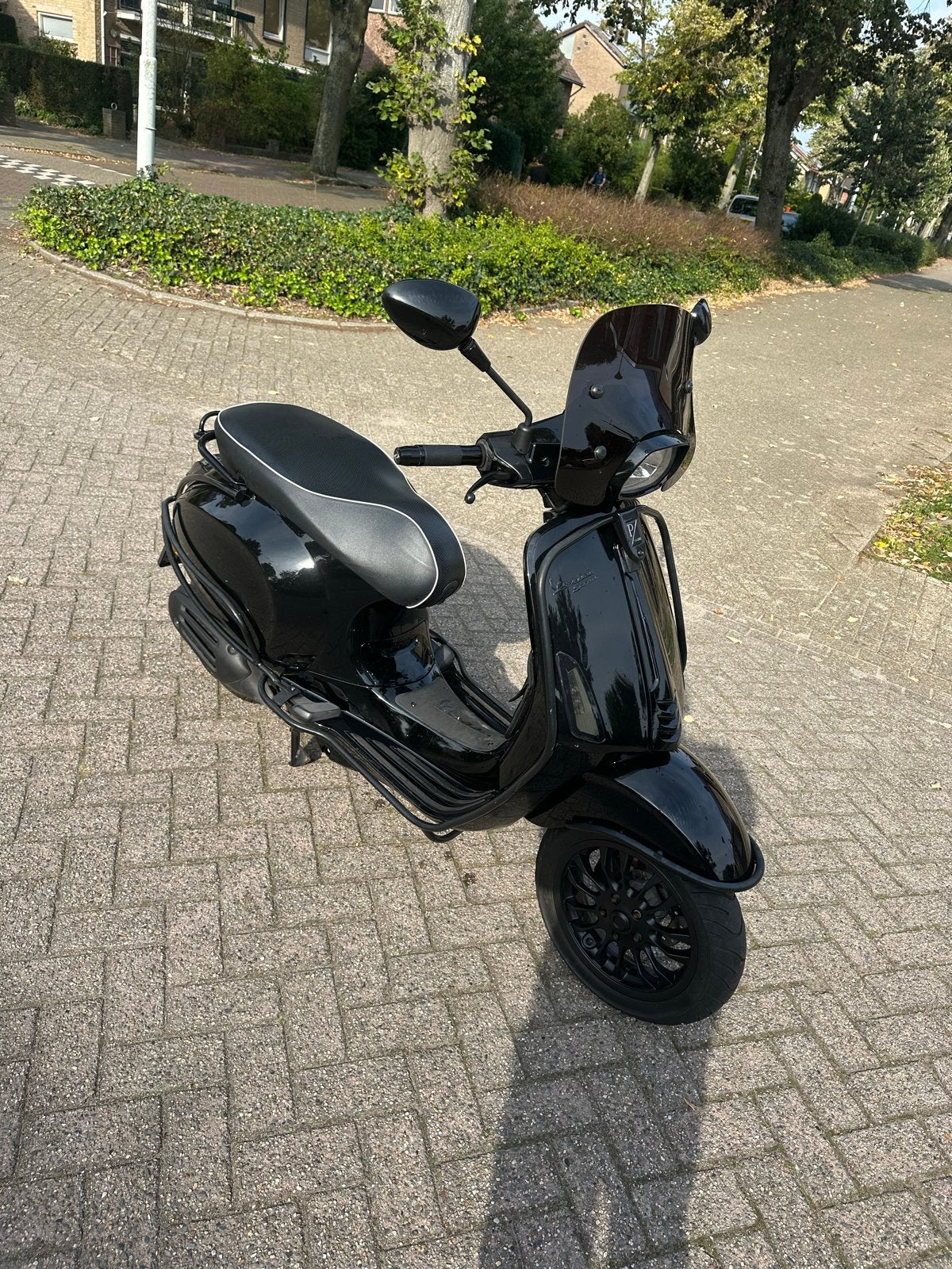 Vespa Sprint 2018 Glans Zwart full option, Overige modellen, Ophalen of Verzenden, Zo goed als nieuw, 50 cc