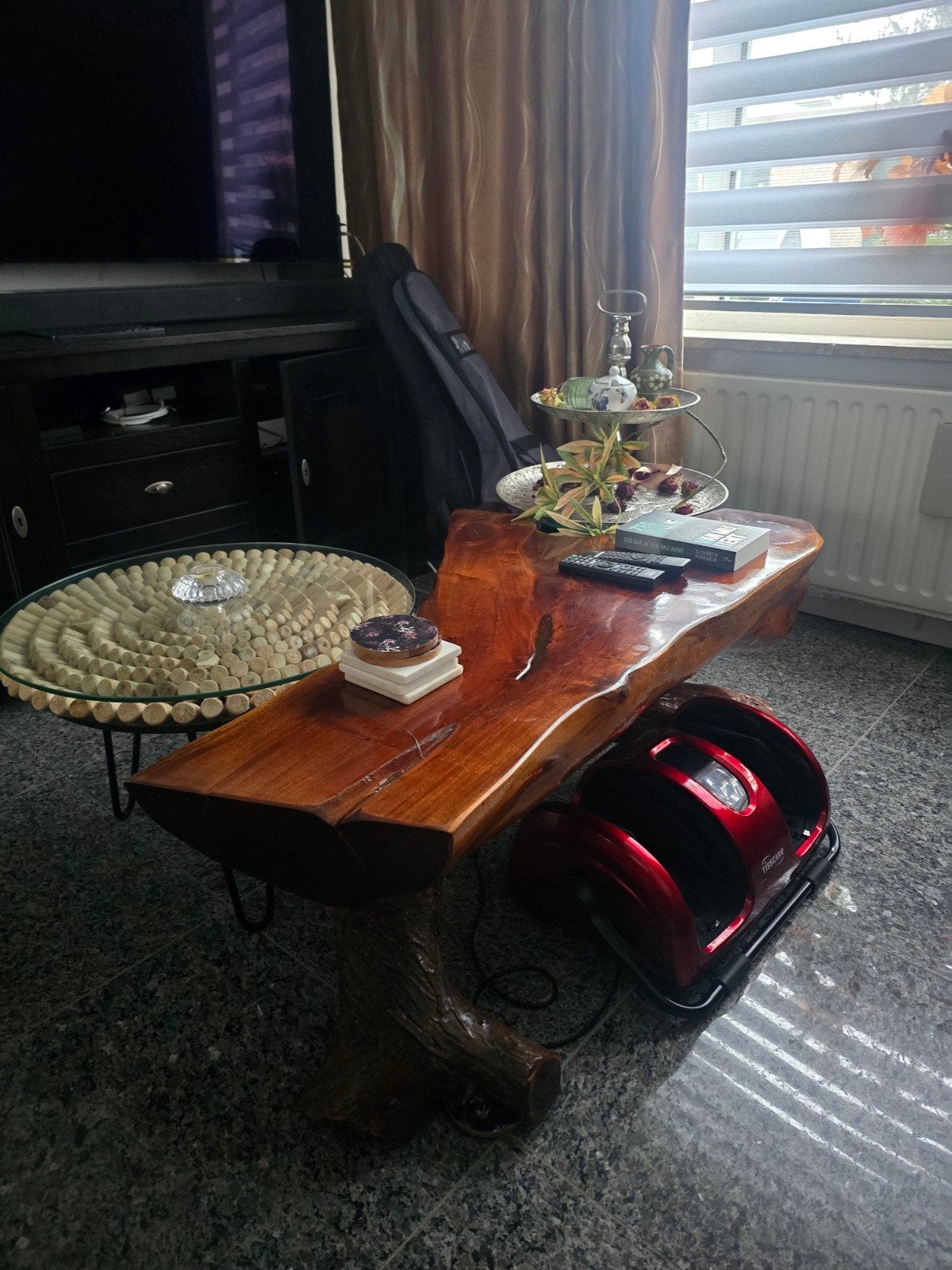 massief houten dressoir, tv en vitrinekast set, Ophalen, Zo goed als nieuw