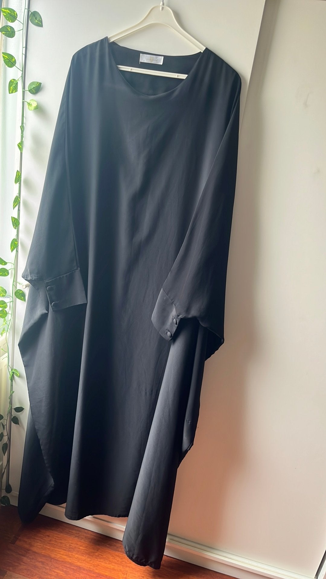 Farsaha abaya 1maat, Ophalen, Onder de knie