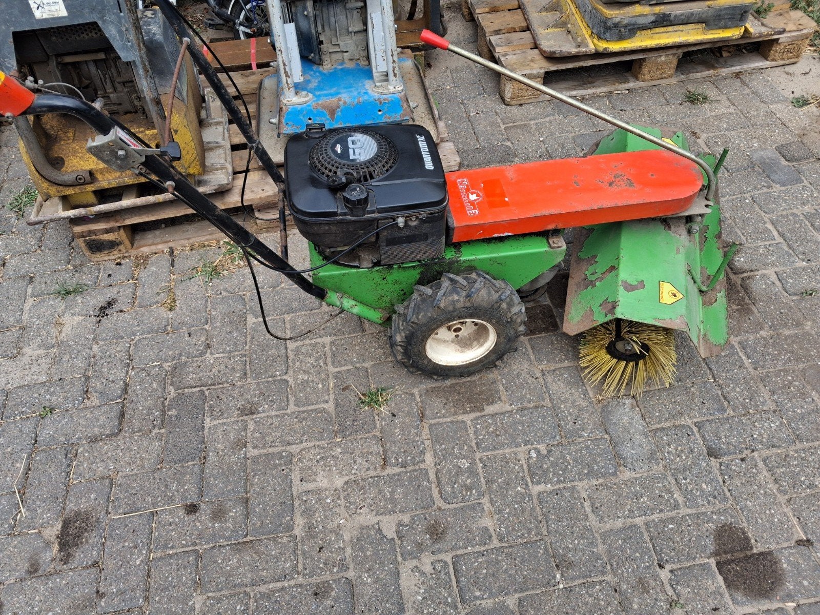 machine met veegborstel, Tuin en Terras, Veegmachines, Ophalen