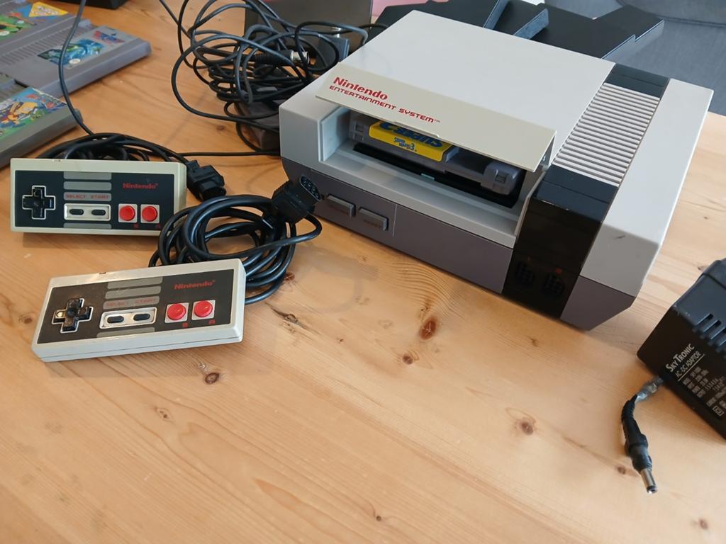 NES Classic met veel spellen - al 30 jaar in bezit, Ophalen, Gebruikt, Met 2 controllers, Met games