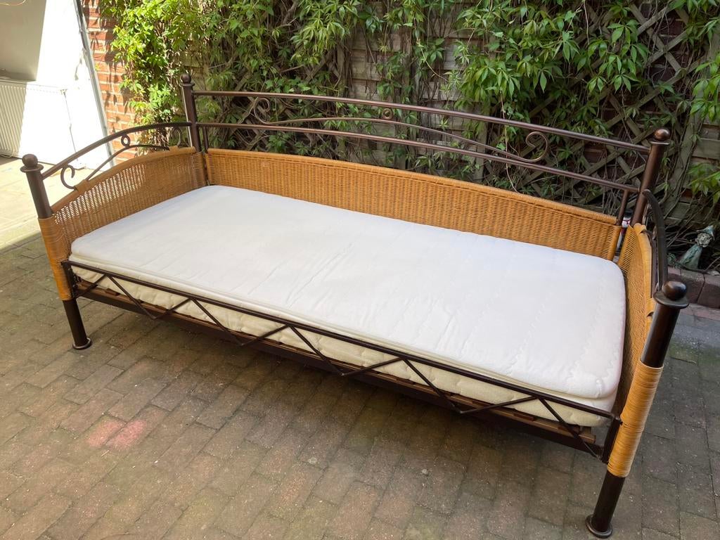 1 persoons smeedijzeren bed 90x200 zeer mooi, Ophalen