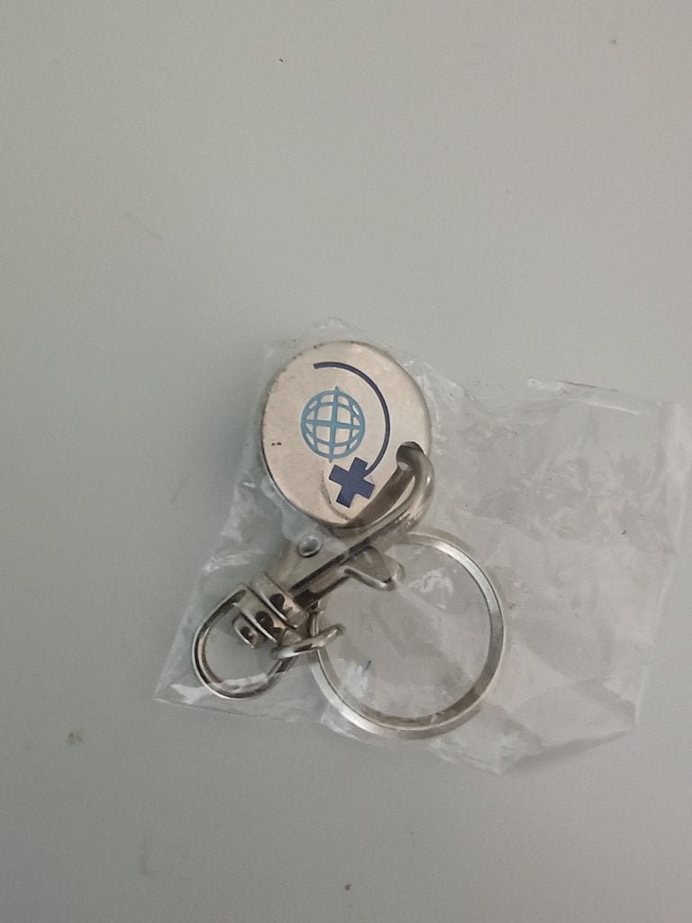 sleutelhanger wereldbol en blauw kruis nieuw!, Ophalen of Verzenden, Nieuw, Overige typen
