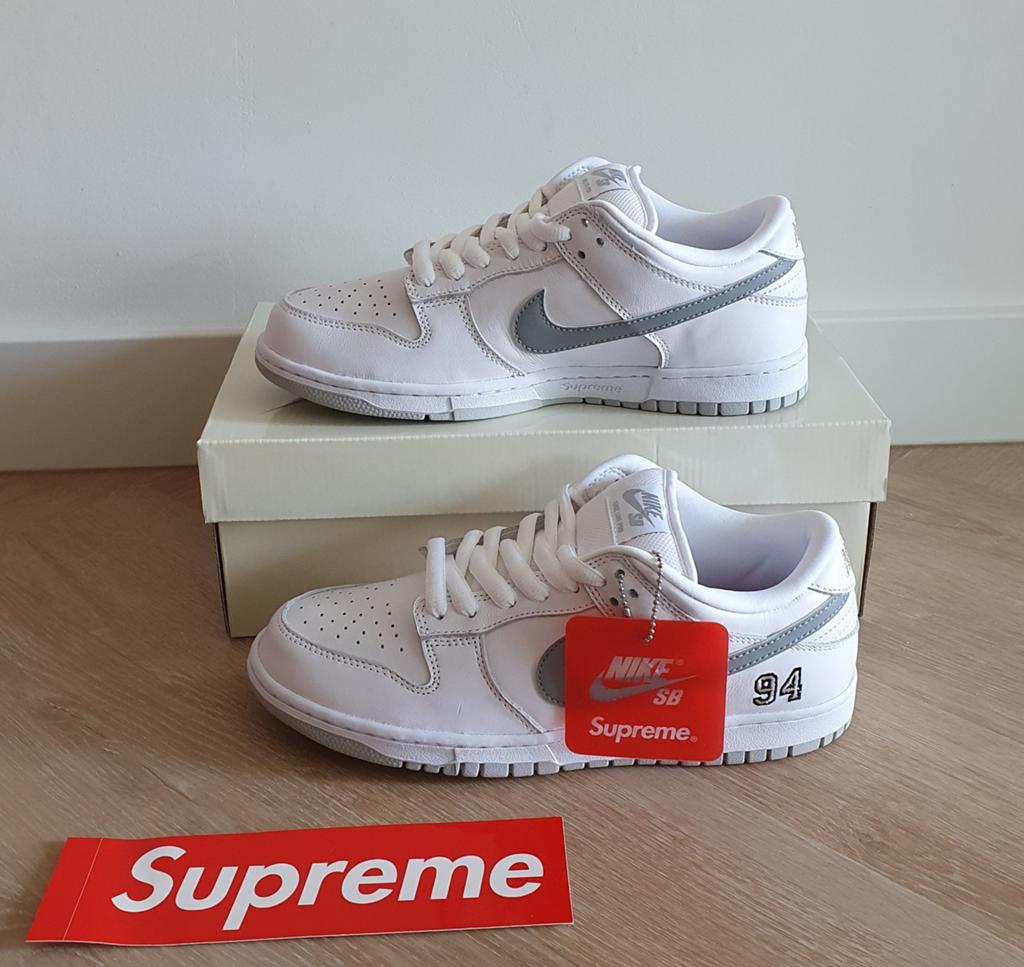 Nike SB Dunk Low Supreme EU 40.5, Wit, Nike, Nieuw, Ophalen of Verzenden
