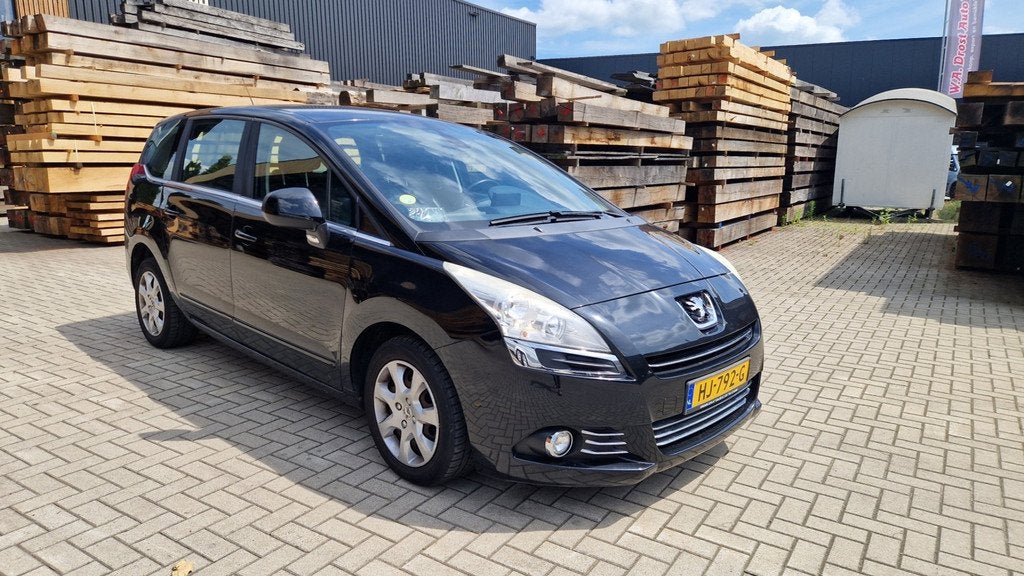 Peugeot 5008 1.6 HDiF ST 5p. Airco/Leder/Navi, Voorwielaandrijving, Gebruikt, Zwart, 4 cilinders