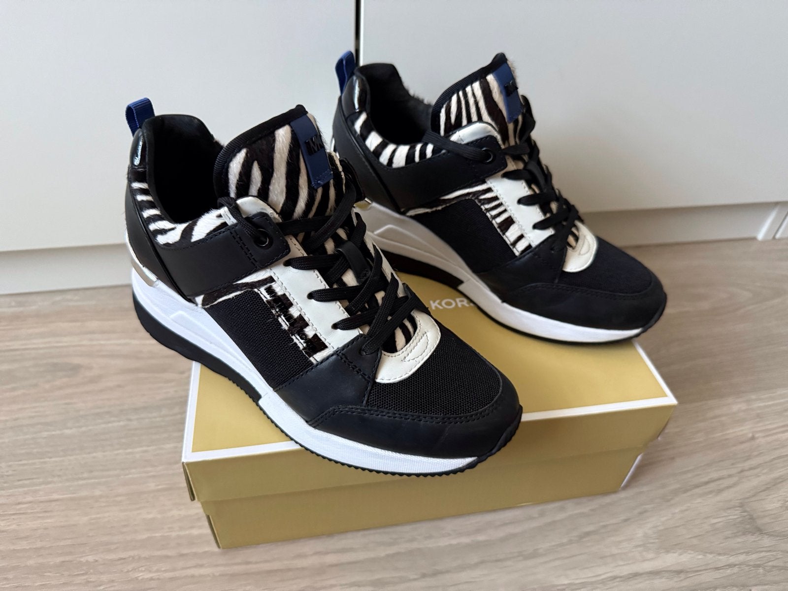 Michael Kors Sneakers Zwart/Wit Zebraprint maat 37, Zwart, Ophalen of Verzenden, Sneakers of Gympen, Gedragen