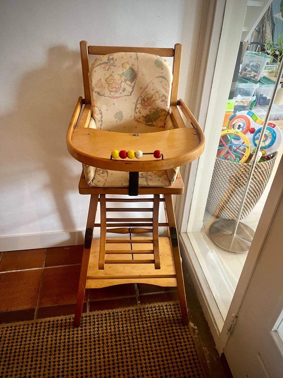 Vintage houten kinderstoel met speelblad, Ophalen, Gebruikt, Overige typen, Afneembaar eetblad