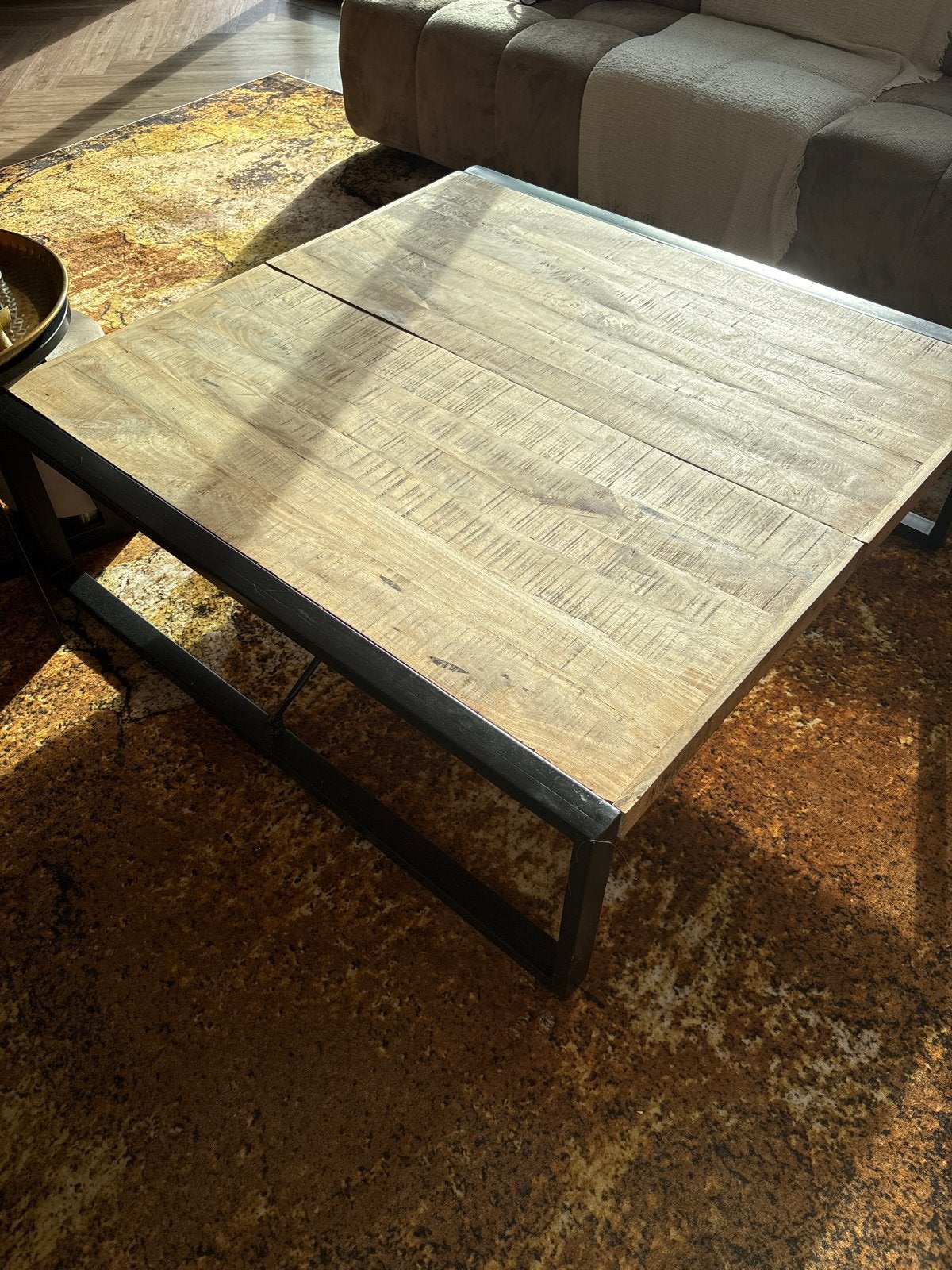 Vierkante salontafel mangohout met zwart stalen frame, Ophalen, Gebruikt, 100 tot 150 cm, Vierkant