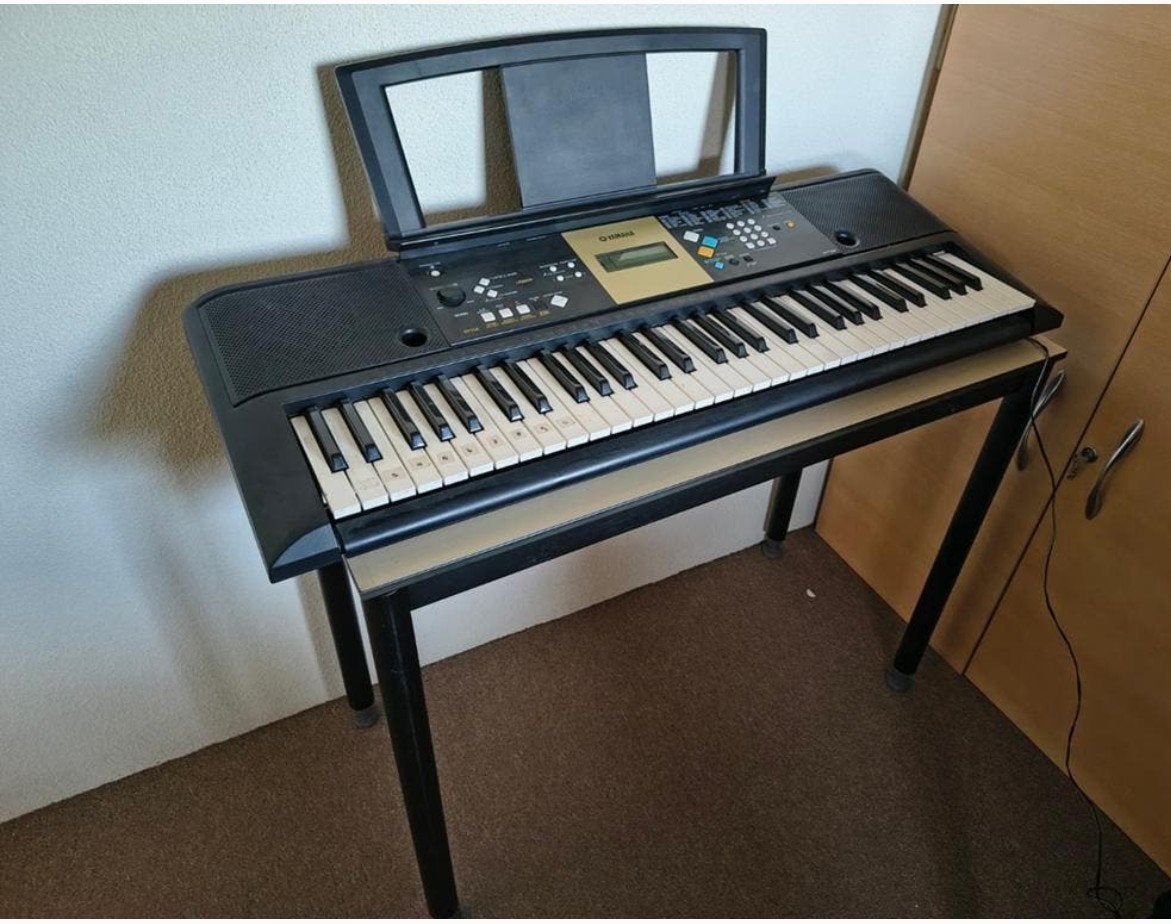 Yamaha YPT-220 Digitaal Keyboard met Standaard, Muziek en Instrumenten, Yamaha, Ophalen of Verzenden, Met standaard, 61 toetsen
