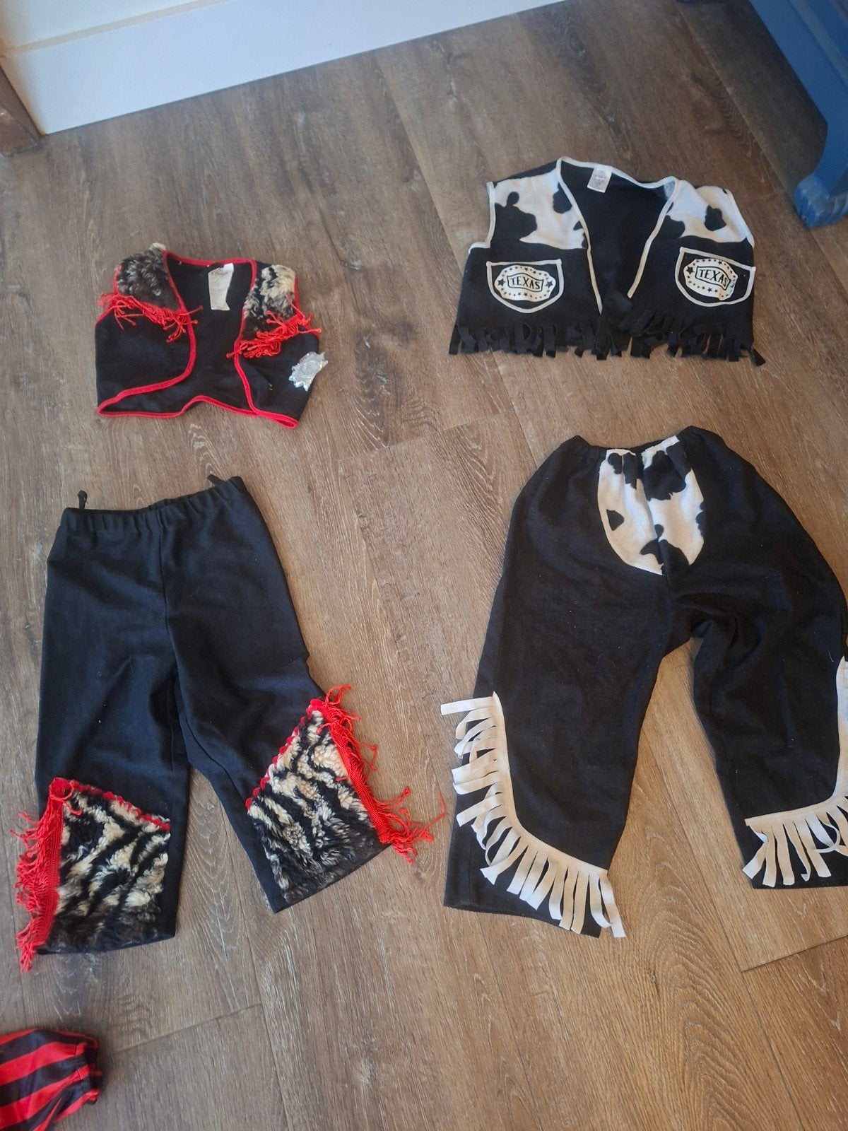 Cowboy verkleedset voor kinderen - 2 complete outfits, Ophalen of Verzenden, Gebruikt, 104 of kleiner, Jongen of Meisje