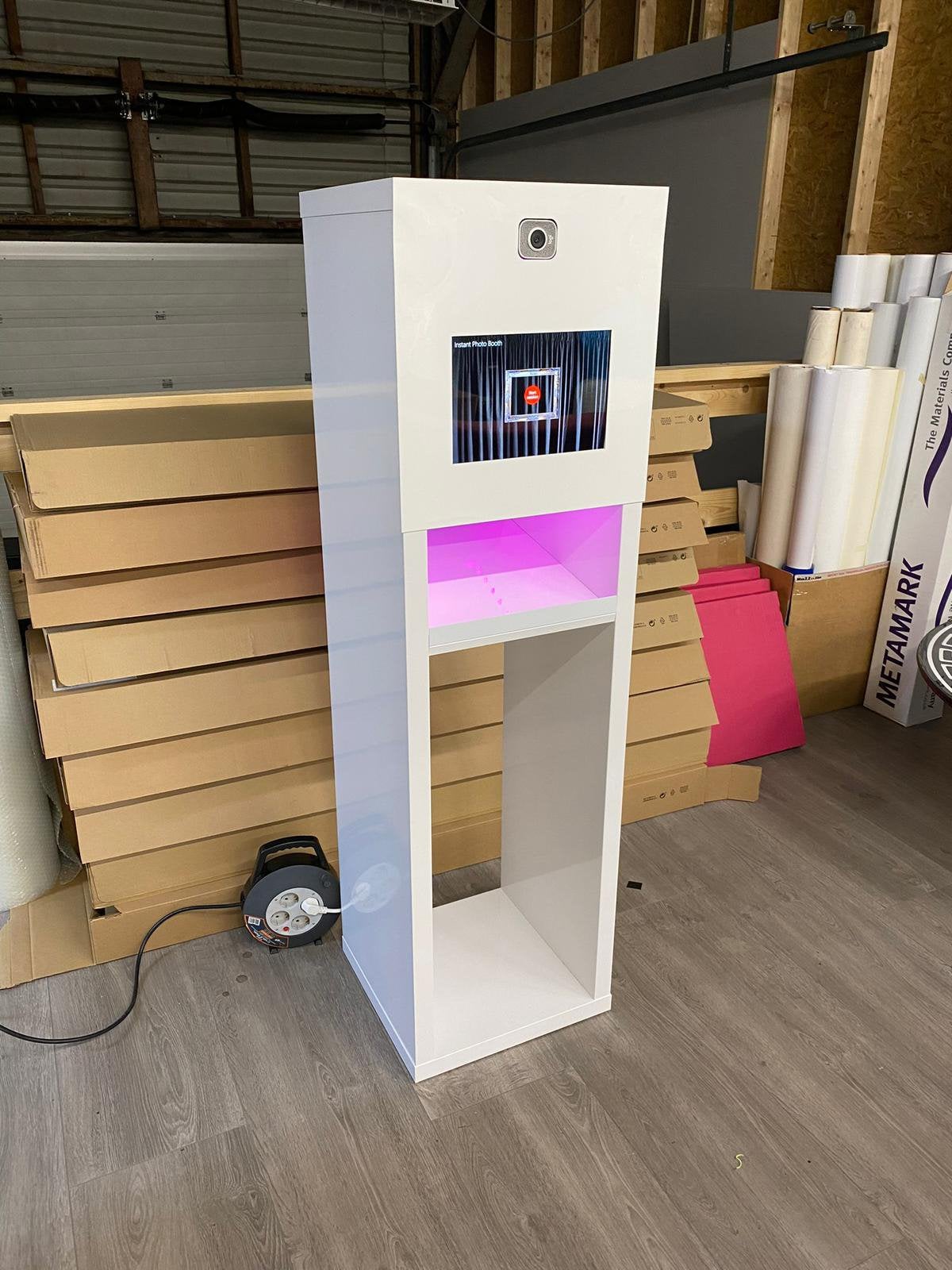 Glans Witte Photobooth – Verhuur Klaar, Ophalen, Nieuw