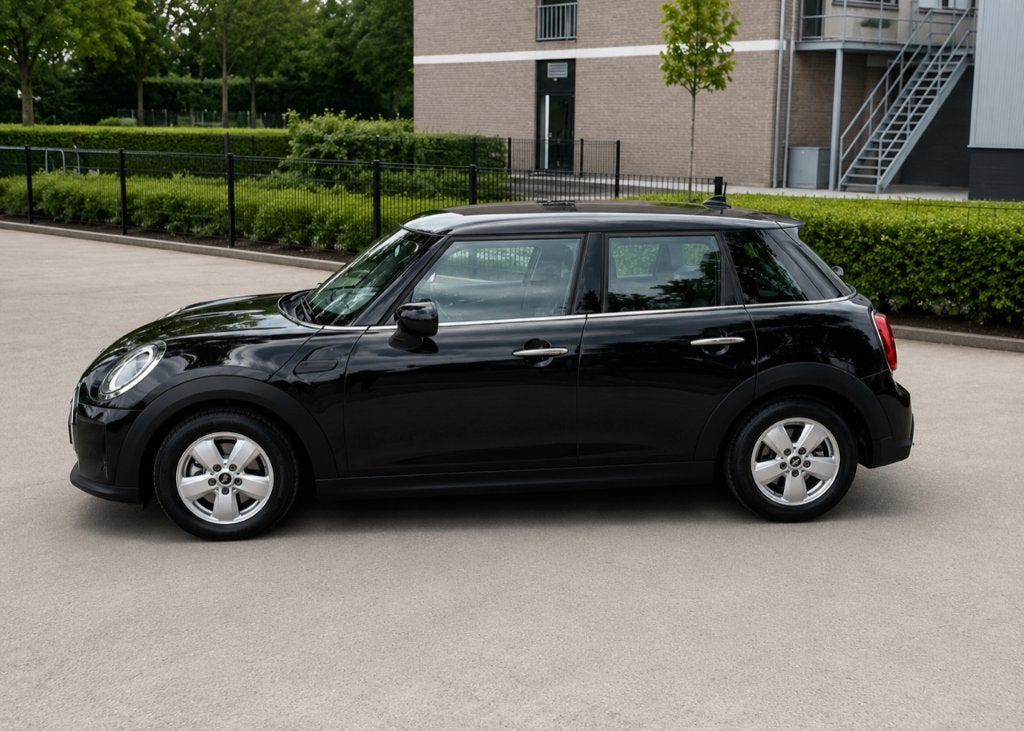 MINI 5-deurs 1.5i Sportstoelen CarPlay Airco Led Enigmatic, Auto's, Mini, Voorwielaandrijving, Leder en Stof, Handgeschakeld, 3 cilinders