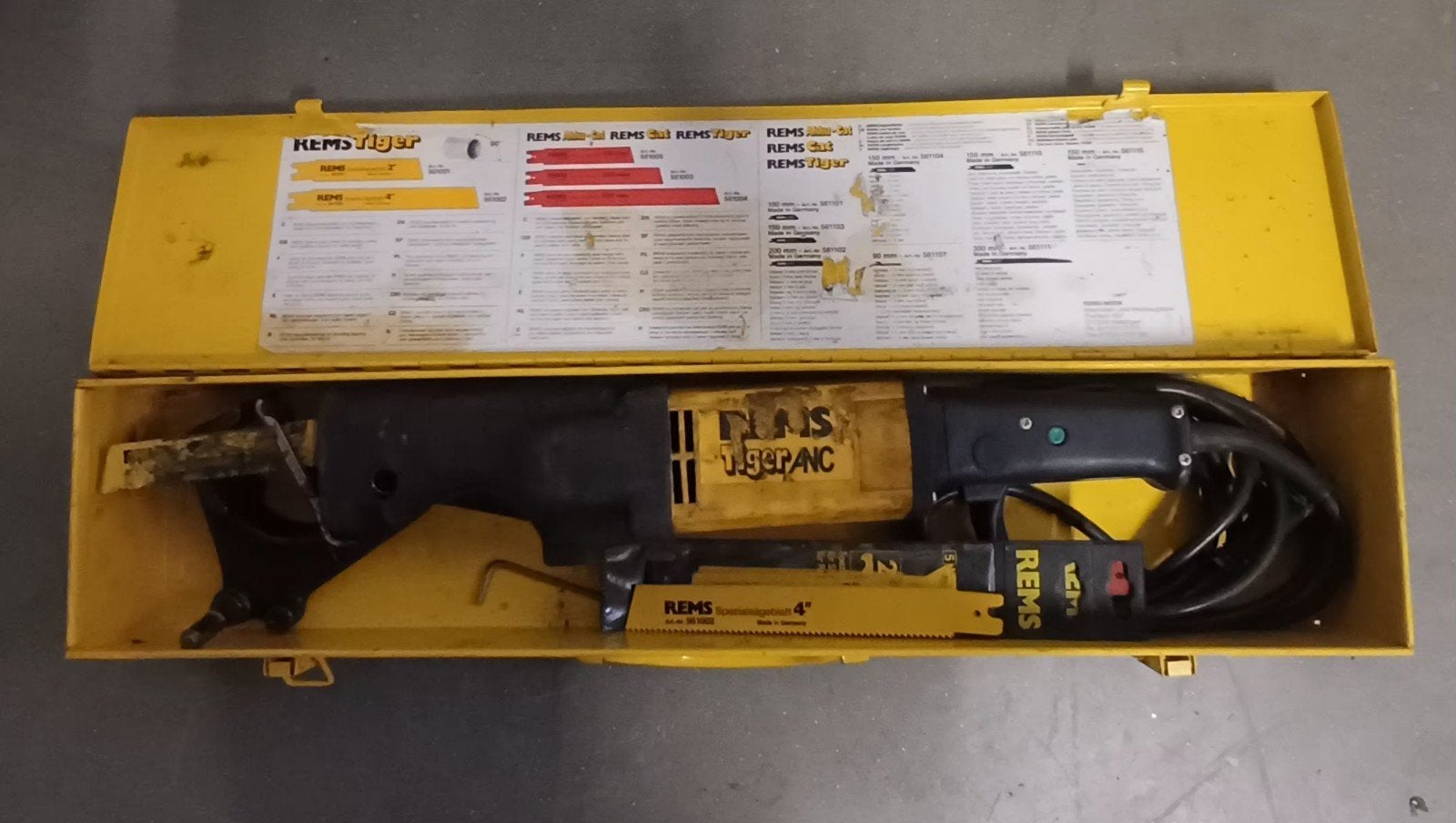 REMS Tiger ANC Reciprozaag met zaagbladen en klem, Gebruikt, Ophalen of Verzenden, Reciprozaag, 1200 watt of meer