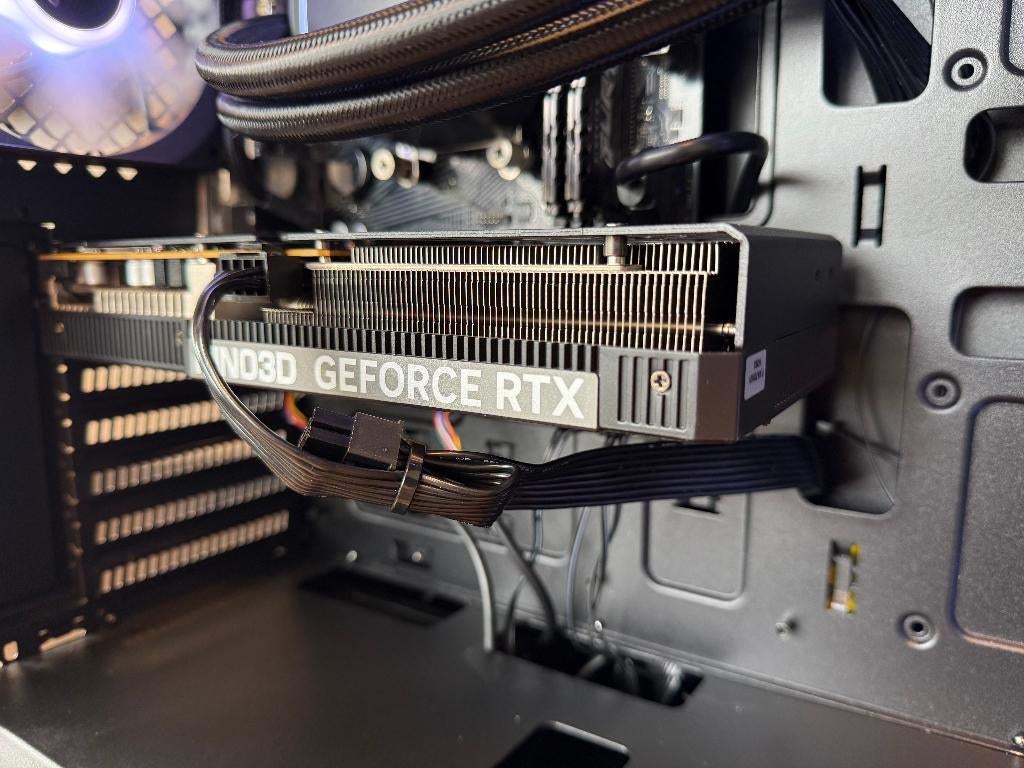 Gaming PC Ryzen 5 + RTX 5060 | NU €850 i.p.v. €1050, Zelf gebouwde pc, Zo goed als nieuw, De Beek 8a, 3871 MS Hoevelaken, SSD