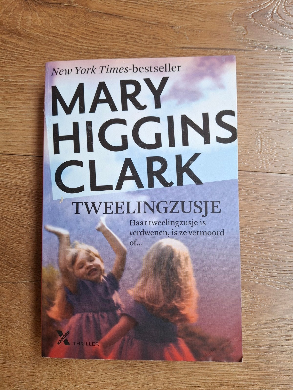 Tweelingzusje - Mary Higgins Clark (Gelezen), Ophalen of Verzenden, Gelezen, Mary Higgins Clark
