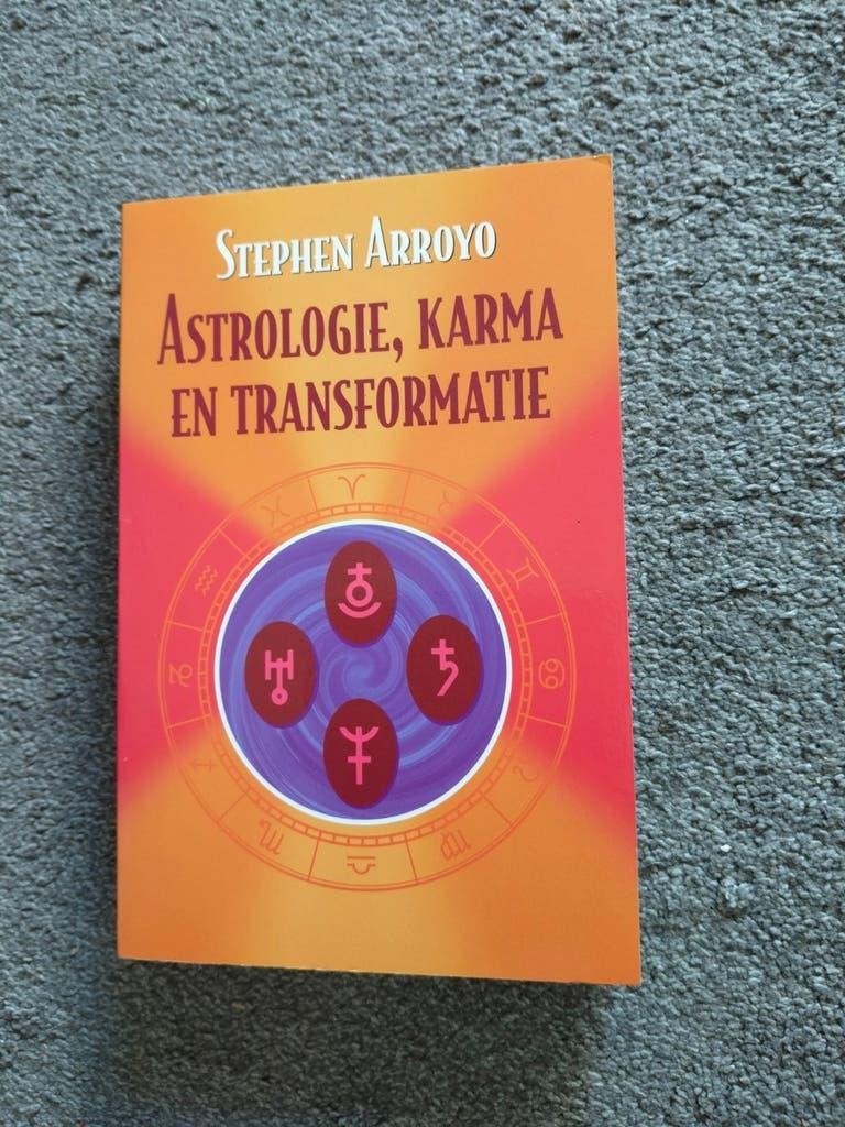 Astrologie, Karma en Transformatie - Stephen Arroyo, Boeken, Achtergrond en Informatie, Stephen Arroyo, Astrologie, Ophalen of Verzenden