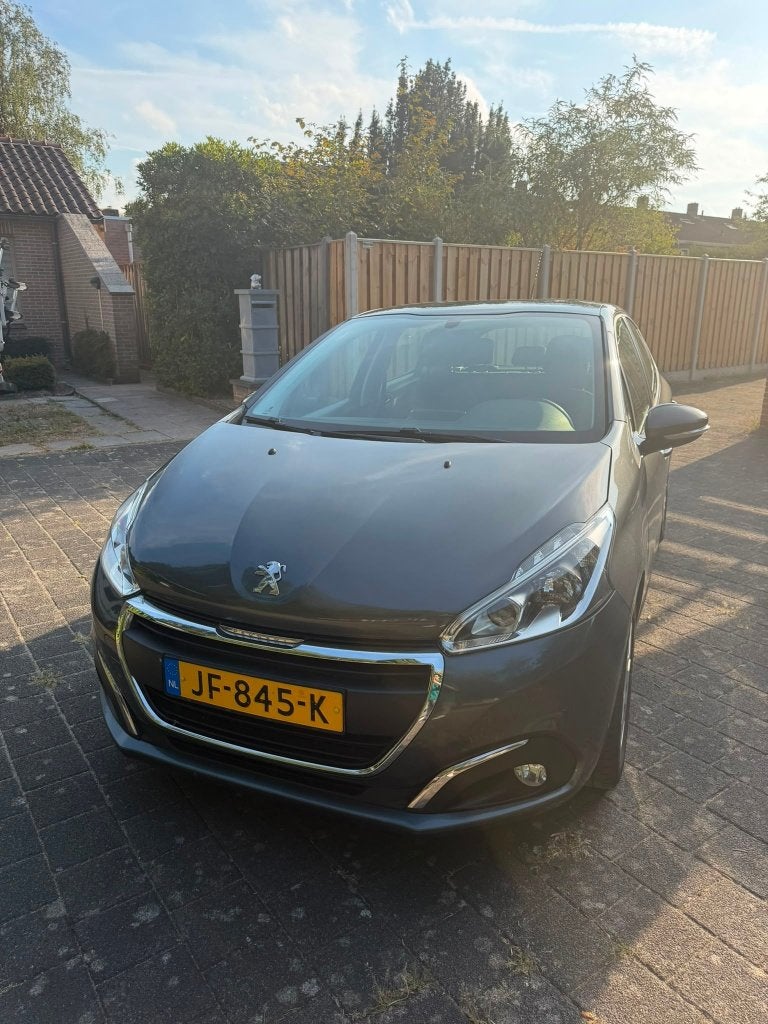 Peugeot 208 1.2 VTI 60KW/82PK 5-D 2016 Grijs (Carplay), Voorwielaandrijving, Stof, 1199 cc, 23 km/l