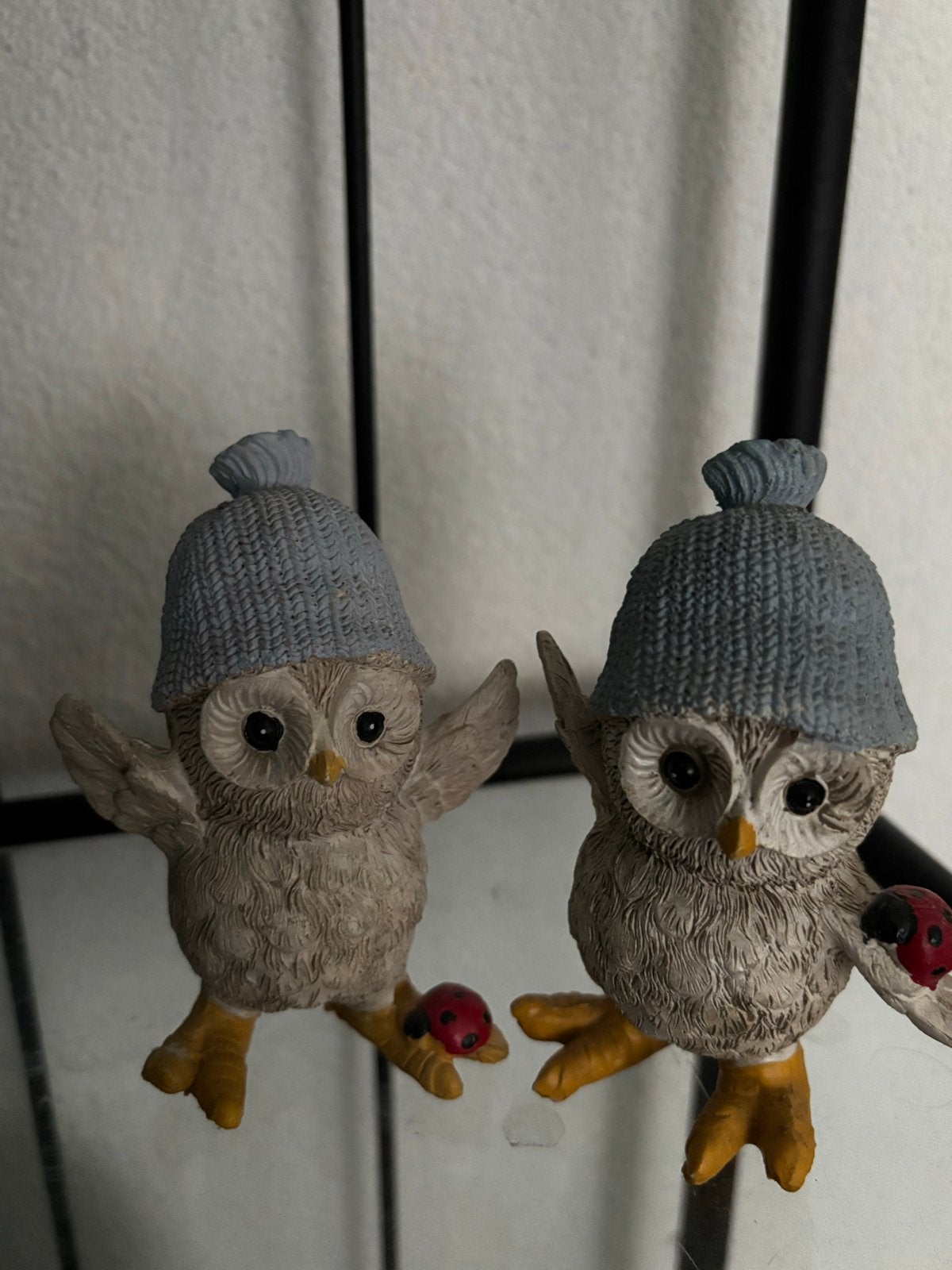 Schattige uilen beeldjes met muts en lieveheersbeestje, Meerkleurig, Overige stijlen, Ophalen of Verzenden, Zo goed als nieuw