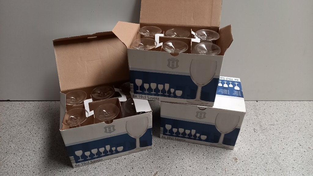 9 Dozen Nieuwe Savoia Wijnglazen en 9 ds. champagne glazen, Ophalen, Nieuw, Overige typen