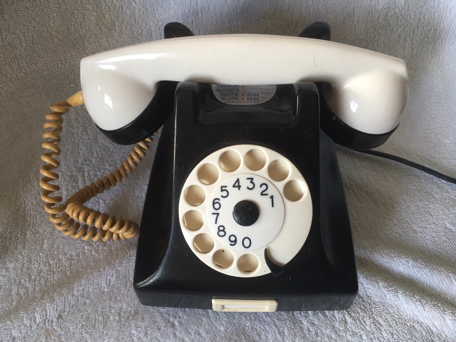 Ying Yang bakelieten PTT telefoon jaren vijftig., Ophalen of Verzenden, Gebruikt, Bakeliet