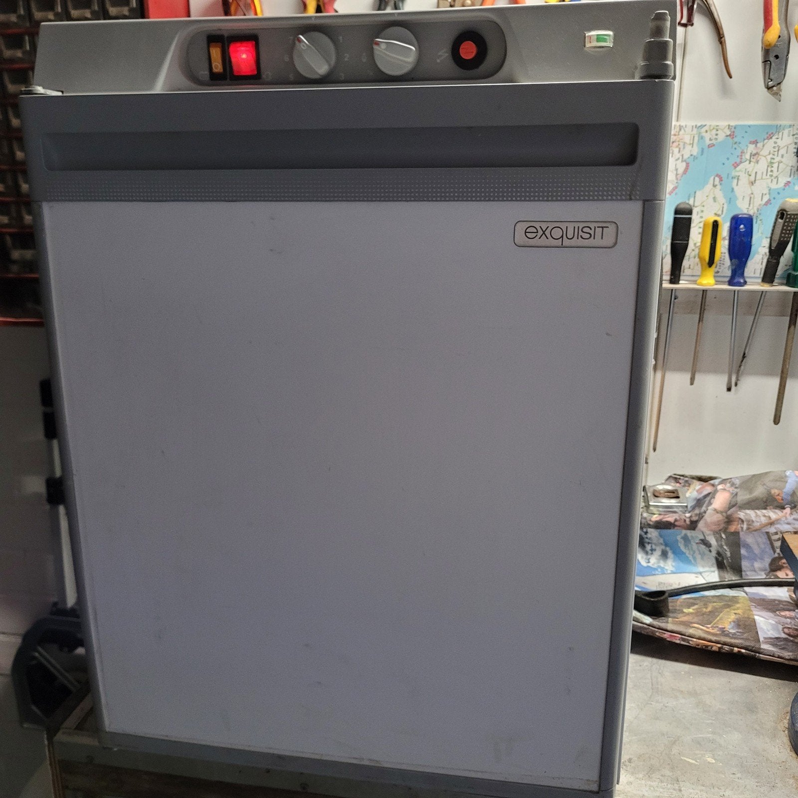 Exquisit Koelkast 220V/12V/Gas - Ideaal voor Camper/Boot, Witgoed en Apparatuur, Koelkasten en IJskasten, Ophalen, Minder dan 75 liter