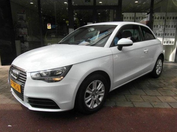 Audi A1 1.2 Tfsi 63KW 2012 Wit, Voorwielaandrijving, Stof, A1, Zwart