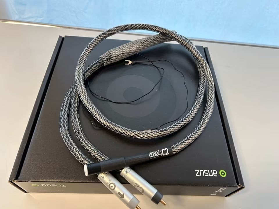 Ansuz Signalz C2 — zeer goede DIN-RCA-fonokabel, 1,25 meter., Audio, Tv en Foto, Audiokabels en Televisiekabels, Ophalen of Verzenden