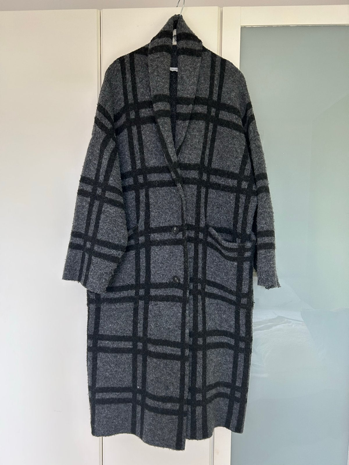 Zara gebreide jas grijs-zwart geruit, maat L, Kleding | Dames, Ophalen of Verzenden, Gedragen, Maat 42/44 (L), Grijs