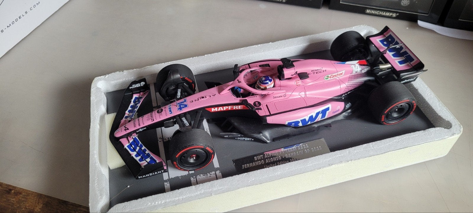 Minichamps BET Alpine F1 A522 Alonso GP Bahrein 2022, Hobby en Vrije tijd, Ophalen of Verzenden, Zo goed als nieuw, Auto, MiniChamps