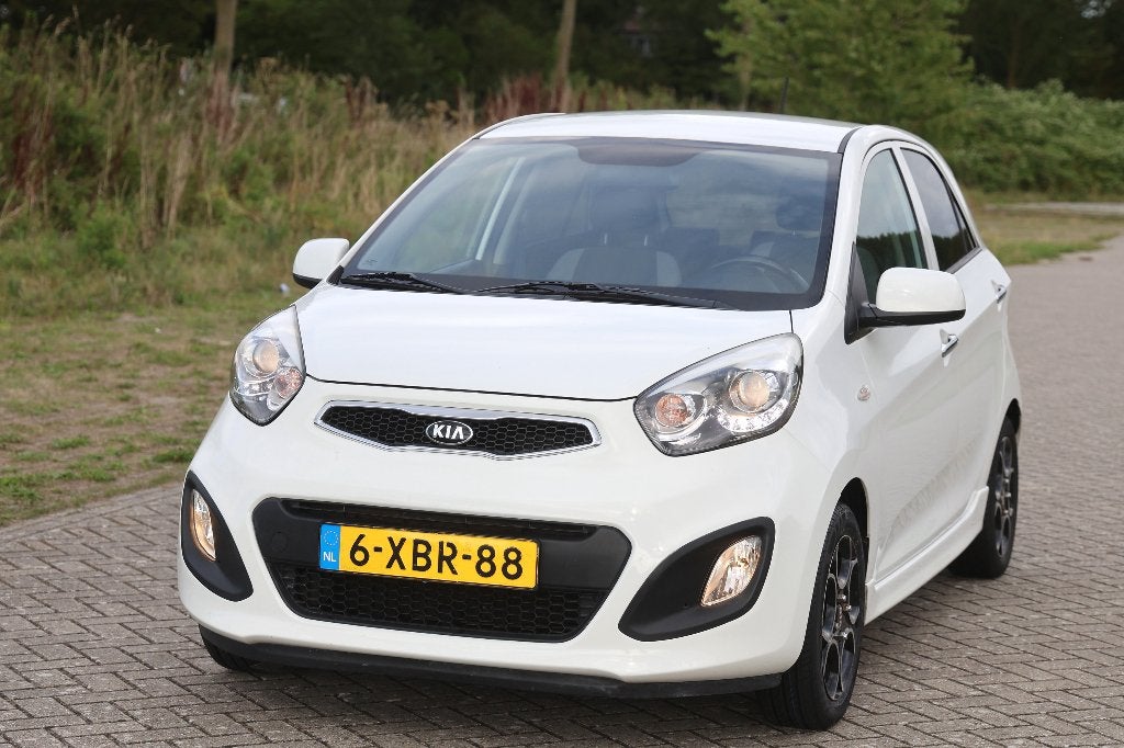 Kia Picanto 1.0 5-DRS 2014 i.g.st.4500,00 Verkocht, Auto's, Voorwielaandrijving, Zwart, 400 kg, Wit