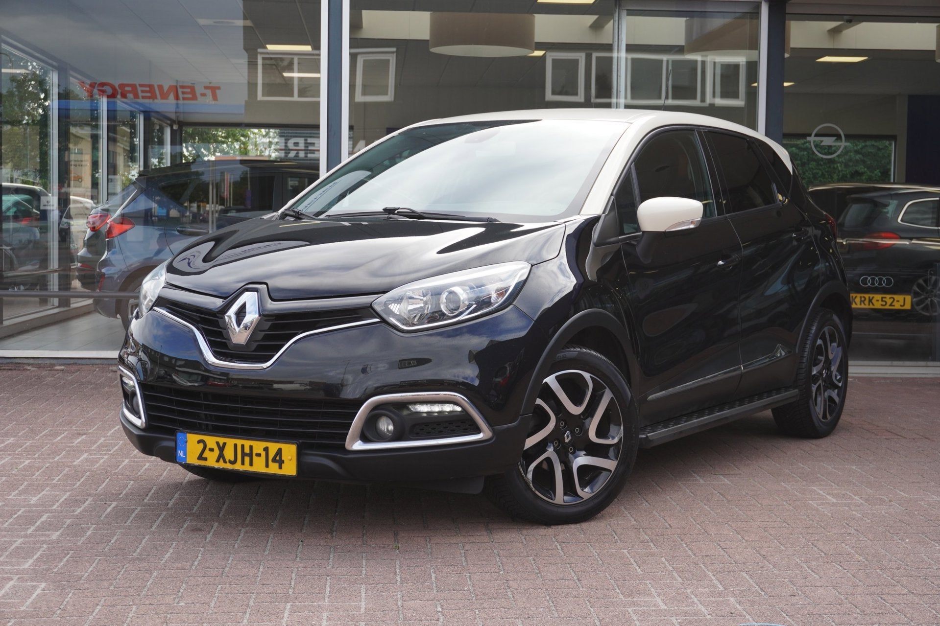 Renault Captur 0.9 TCe Dynamique 5deurs | Airco | Navigatie, Auto's, Gebruikt, Zwart, Handgeschakeld, 3 cilinders